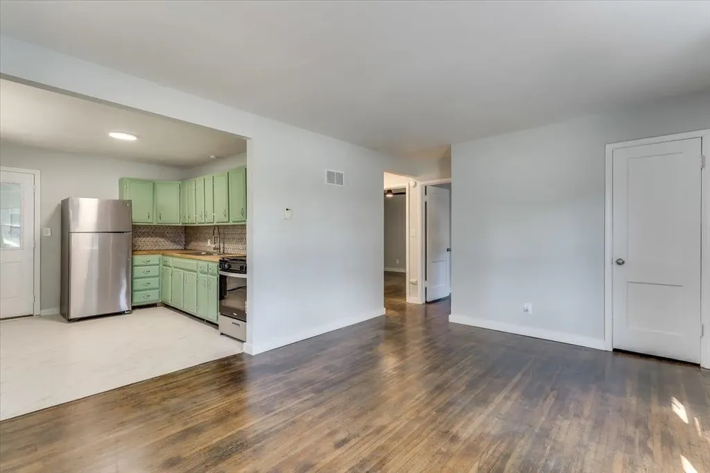 1313 E Harvey Avenue Wellington KS 67152