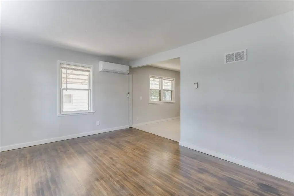 1313 E Harvey Avenue Wellington KS 67152