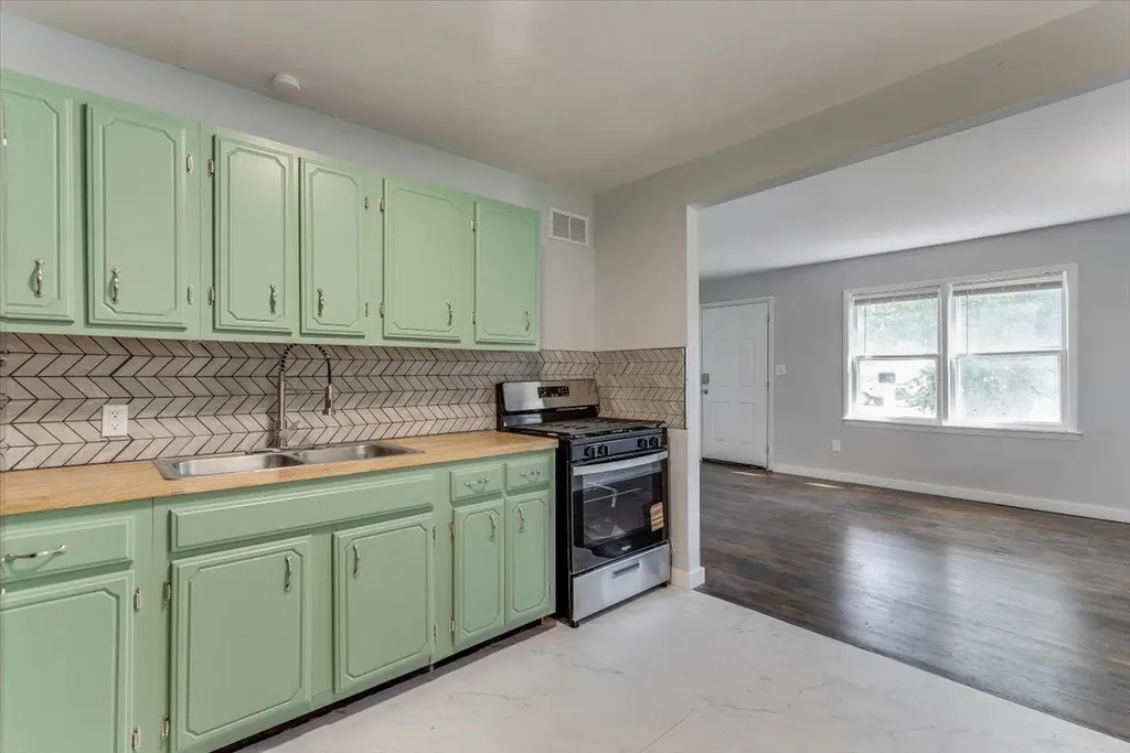 1313 E Harvey Avenue Wellington KS 67152