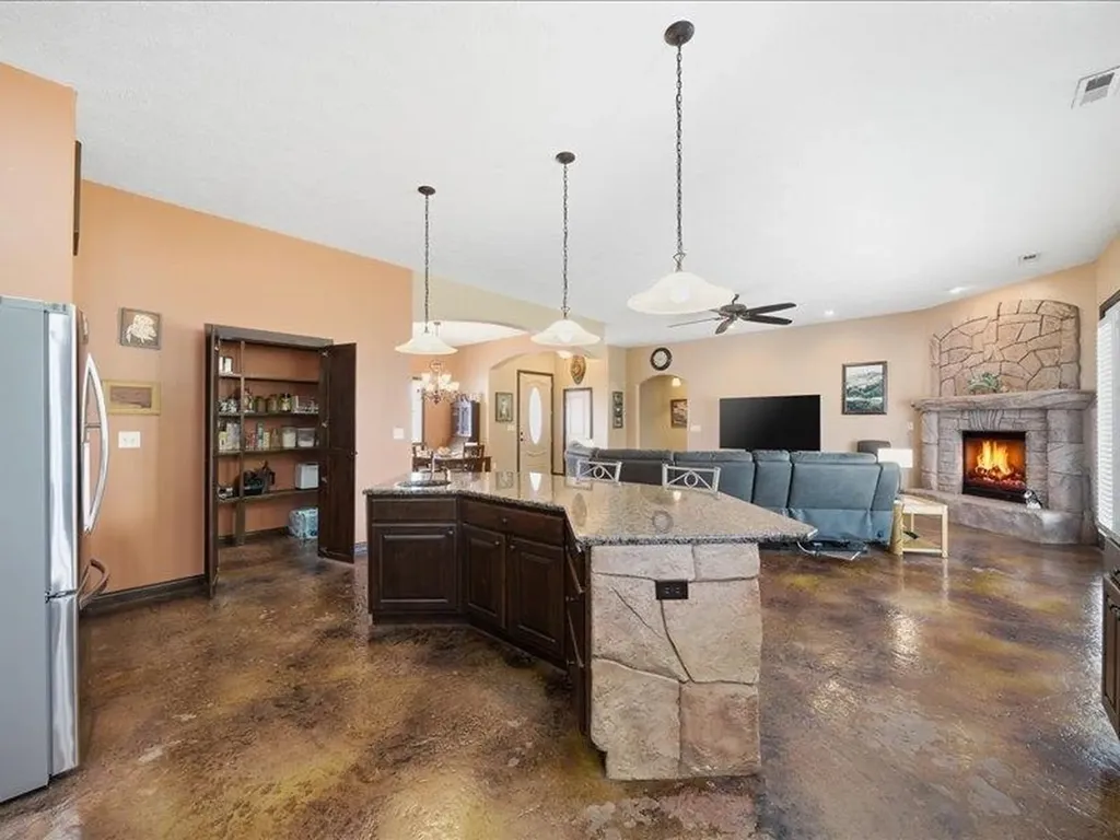 601 Stone Lake Circle Augusta KS 67010