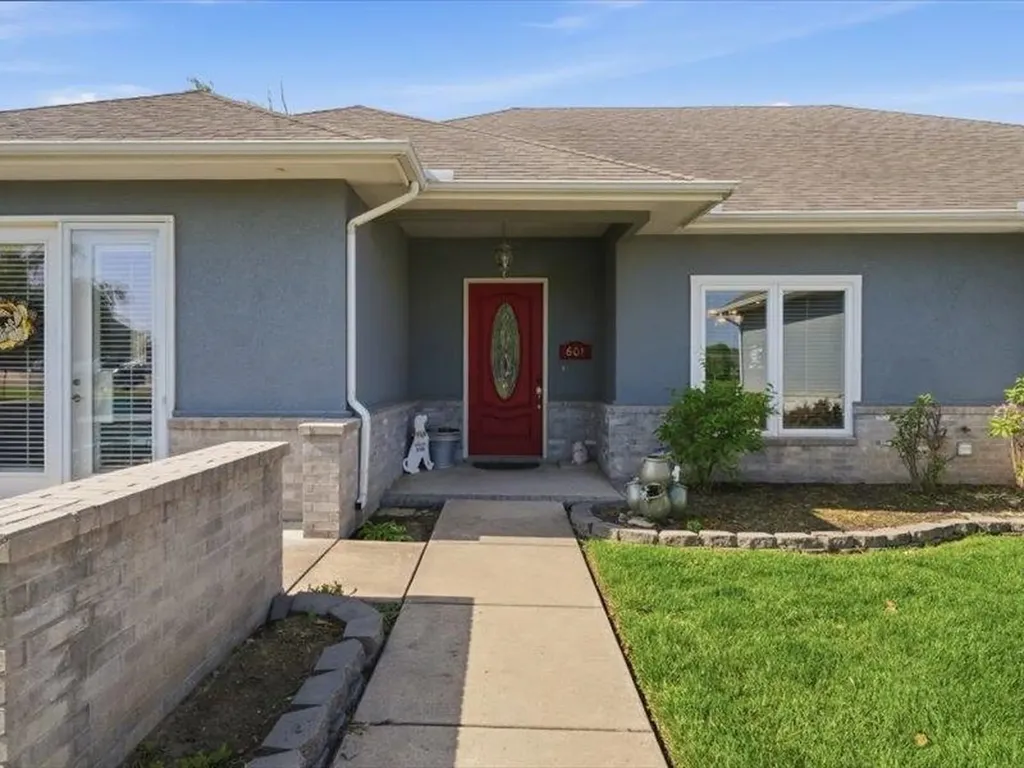601 Stone Lake Circle Augusta KS 67010