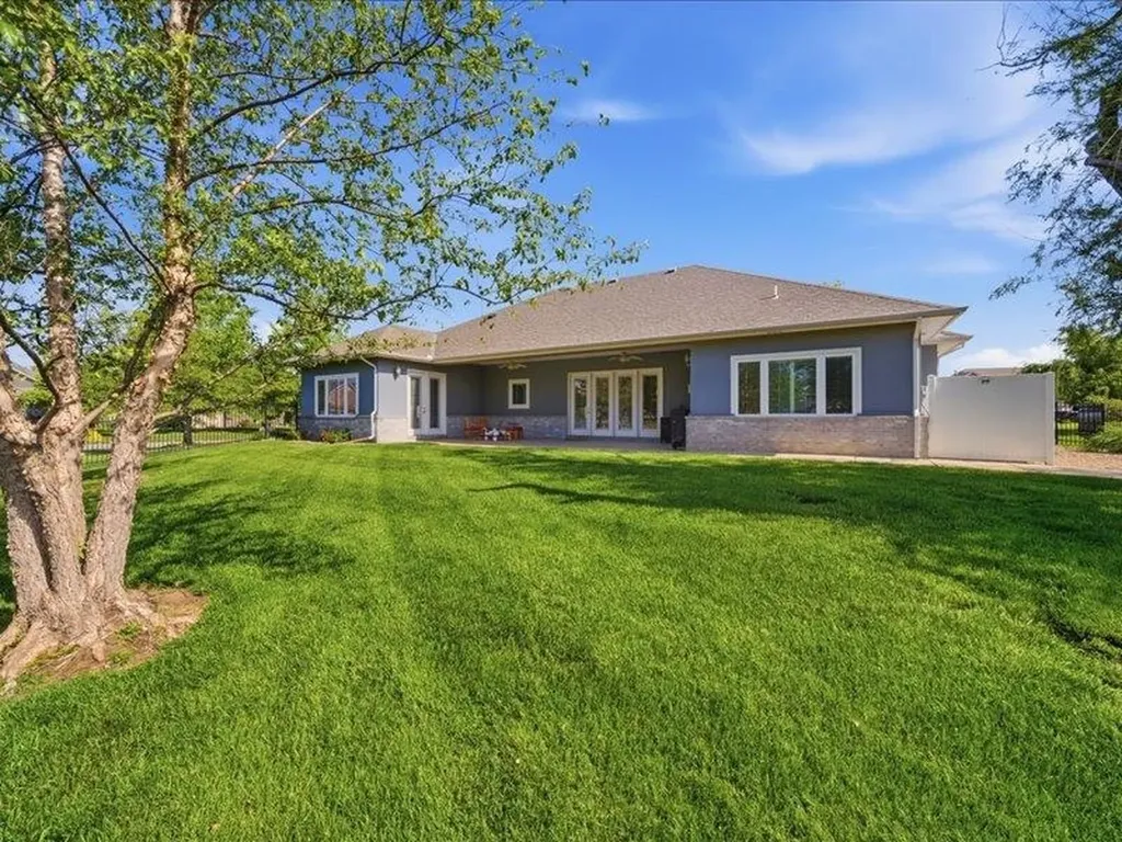 601 Stone Lake Circle Augusta KS 67010