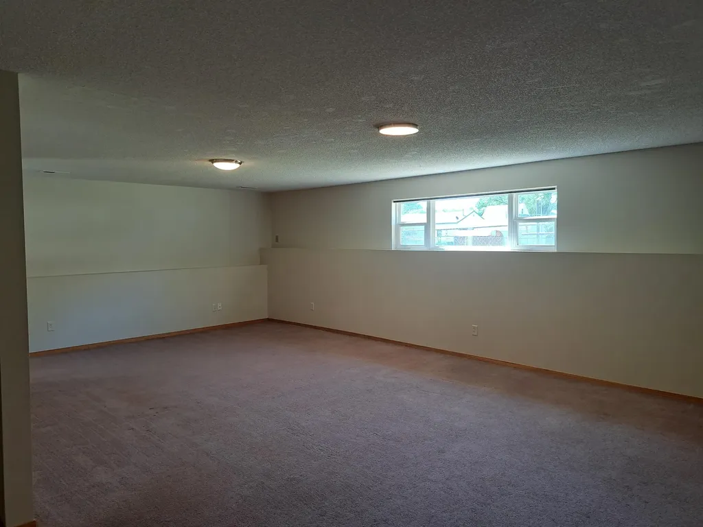 235 W Wood Avenue Clearwater KS 67026