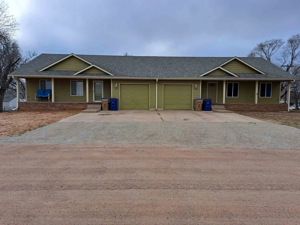 235 W Wood Avenue Clearwater KS 67026
