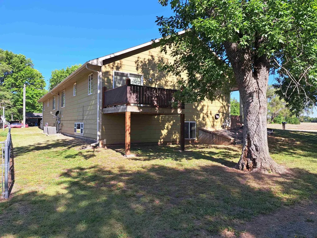 235 W Wood Avenue Clearwater KS 67026