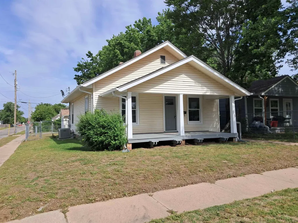 2260 N Woodland Wichita KS 67204