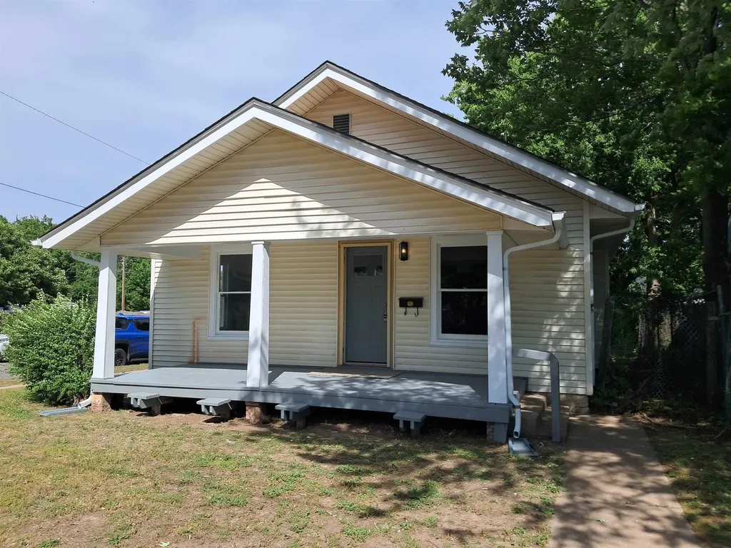 2260 N Woodland Wichita KS 67204