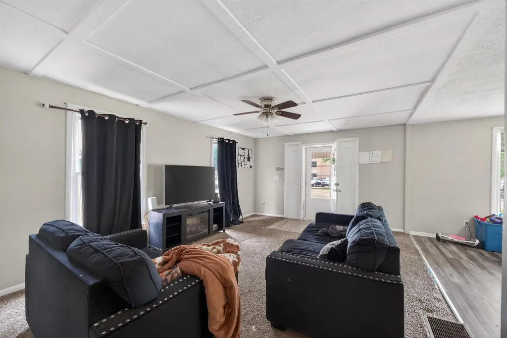 1423 S Market Wichita KS 67211