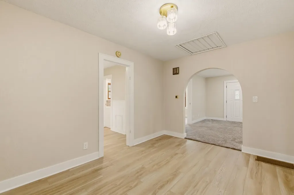 1642 S Mosley Wichita KS 67211
