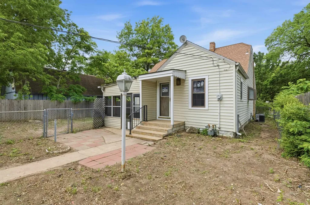 1642 S Mosley Wichita KS 67211
