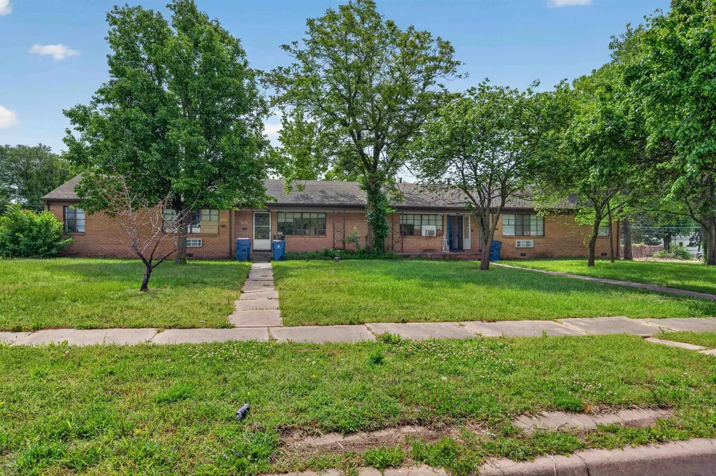 718 S Hunter Wichita KS 67217