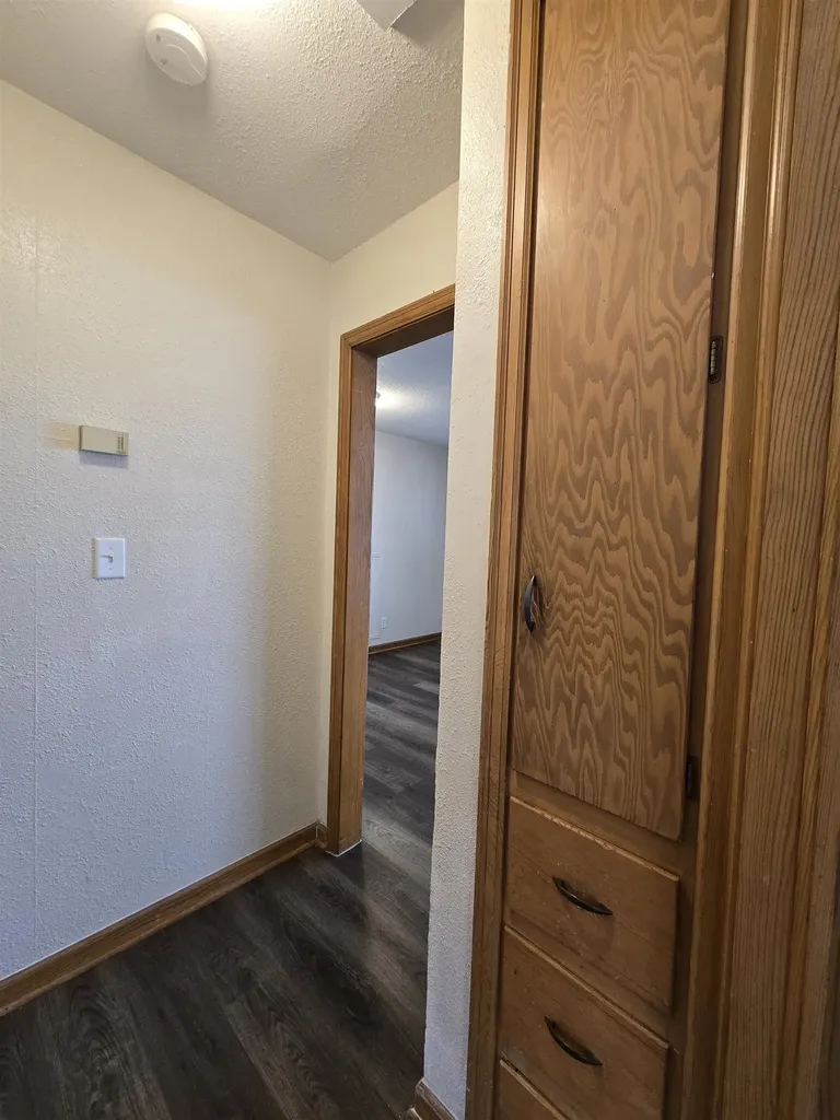 718 S Hunter Wichita KS 67217