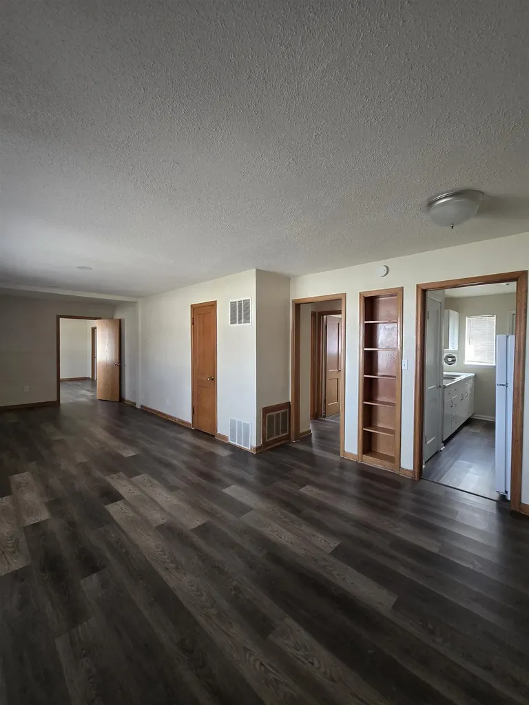 718 S Hunter Wichita KS 67217