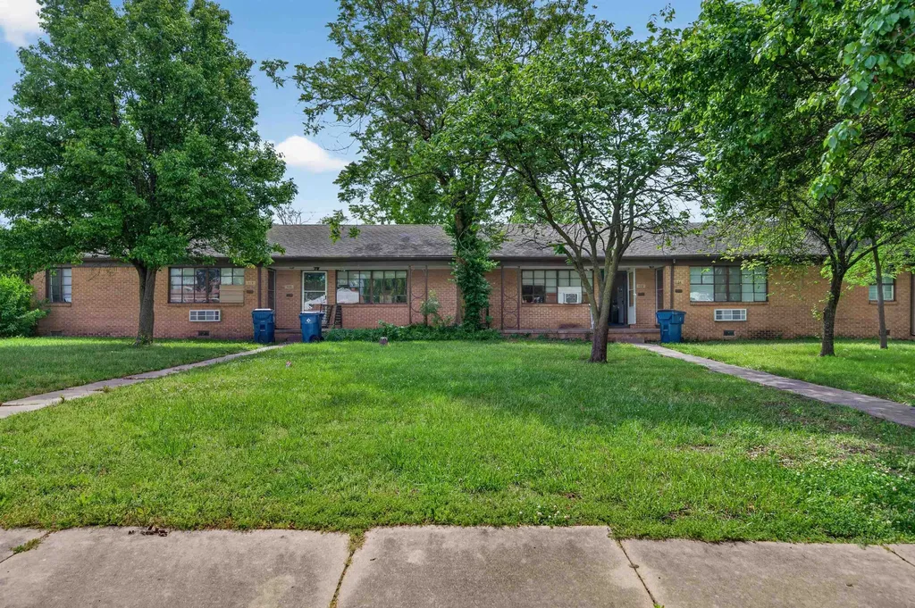 718 S Hunter Wichita KS 67217