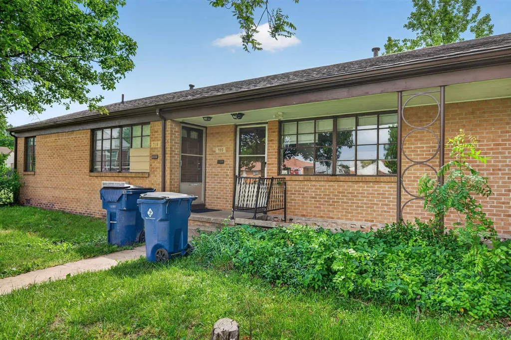 718 S Hunter Wichita KS 67217