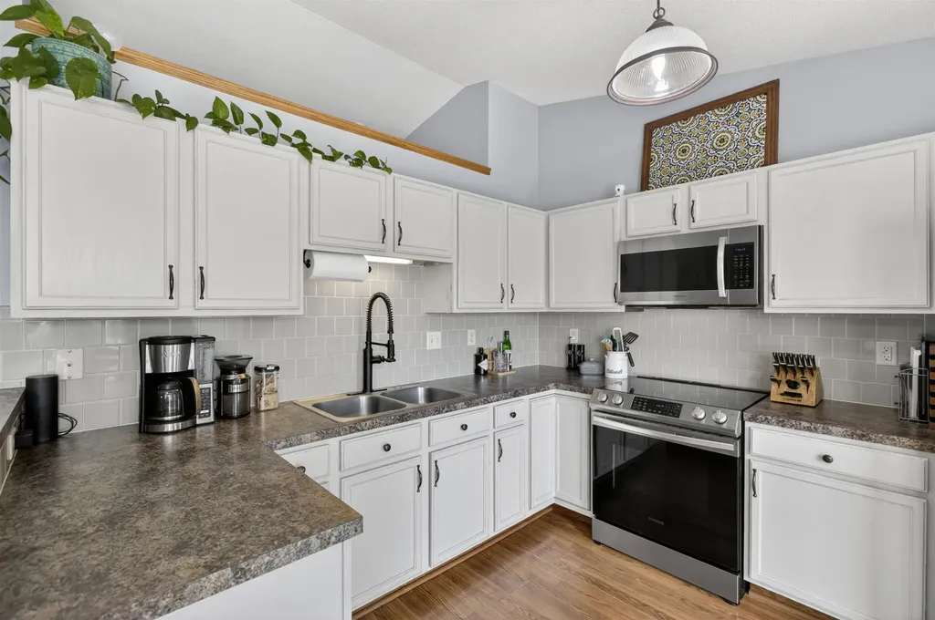 100 S Stoneridge Street Valley Center KS 67147