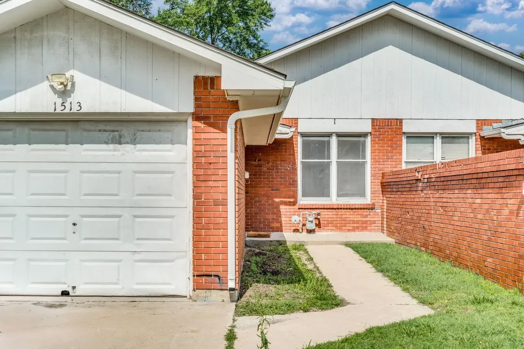 1511-1513 S Edwards Avenue Wichita KS 67213