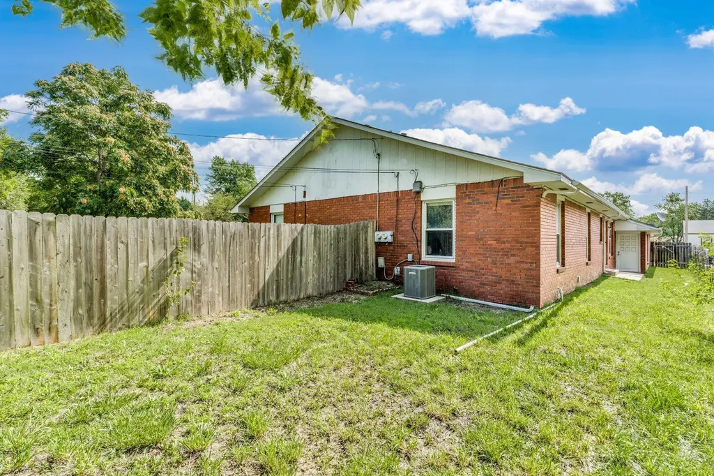 1511-1513 S Edwards Avenue Wichita KS 67213