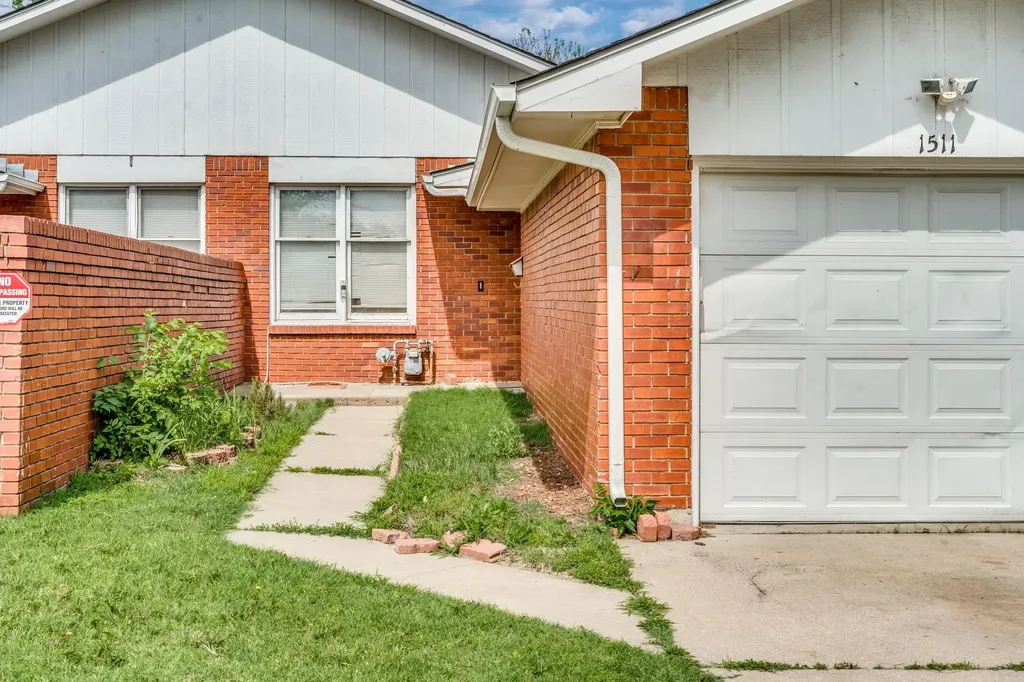 1511-1513 S Edwards Avenue Wichita KS 67213