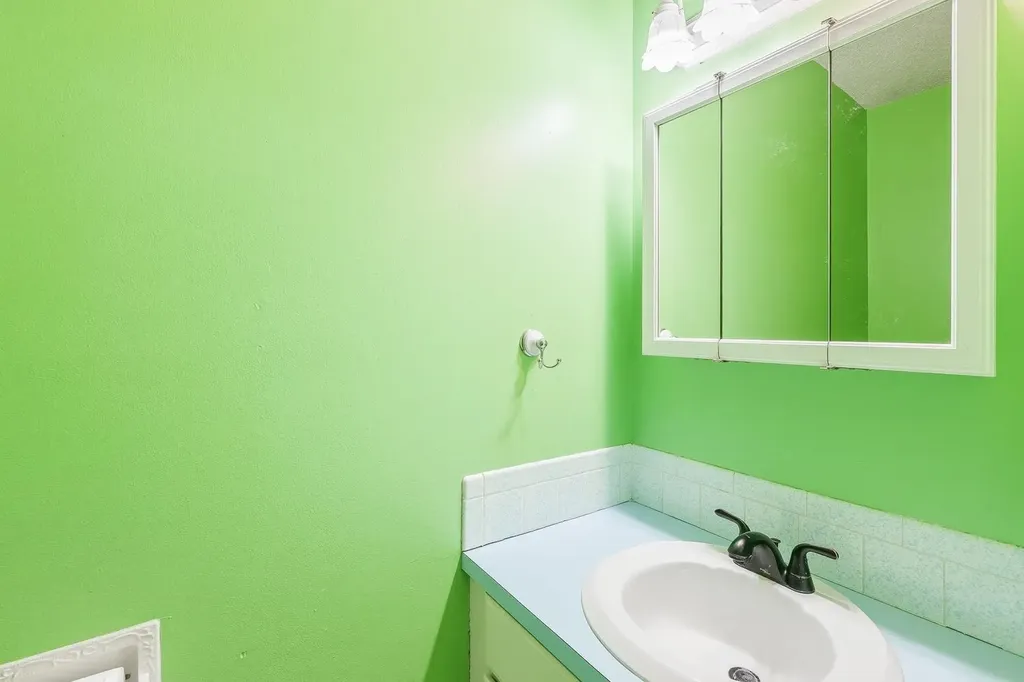 6 N Ridge Way Road Rose Hill KS 67133-9431