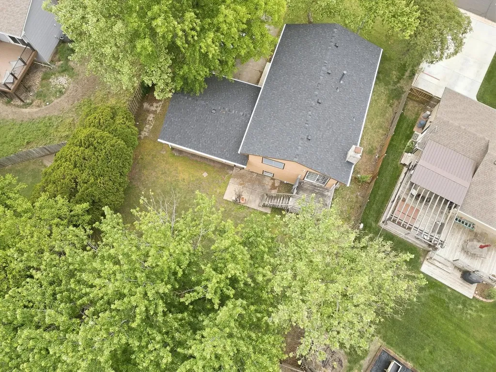 6 N Ridge Way Road Rose Hill KS 67133-9431