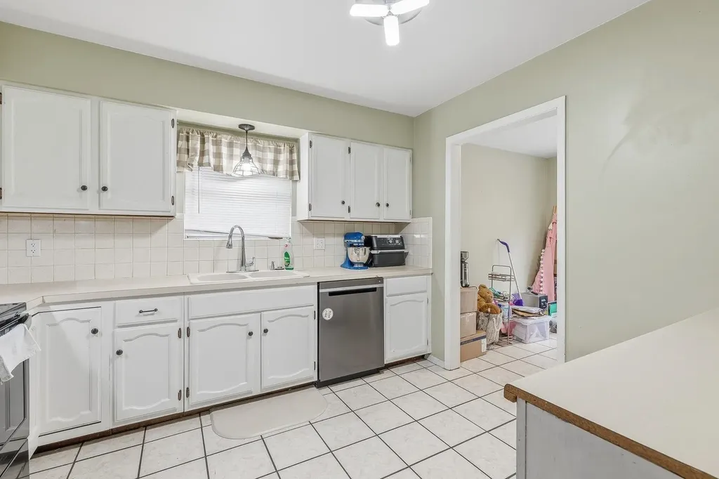 6 N Ridge Way Road Rose Hill KS 67133-9431