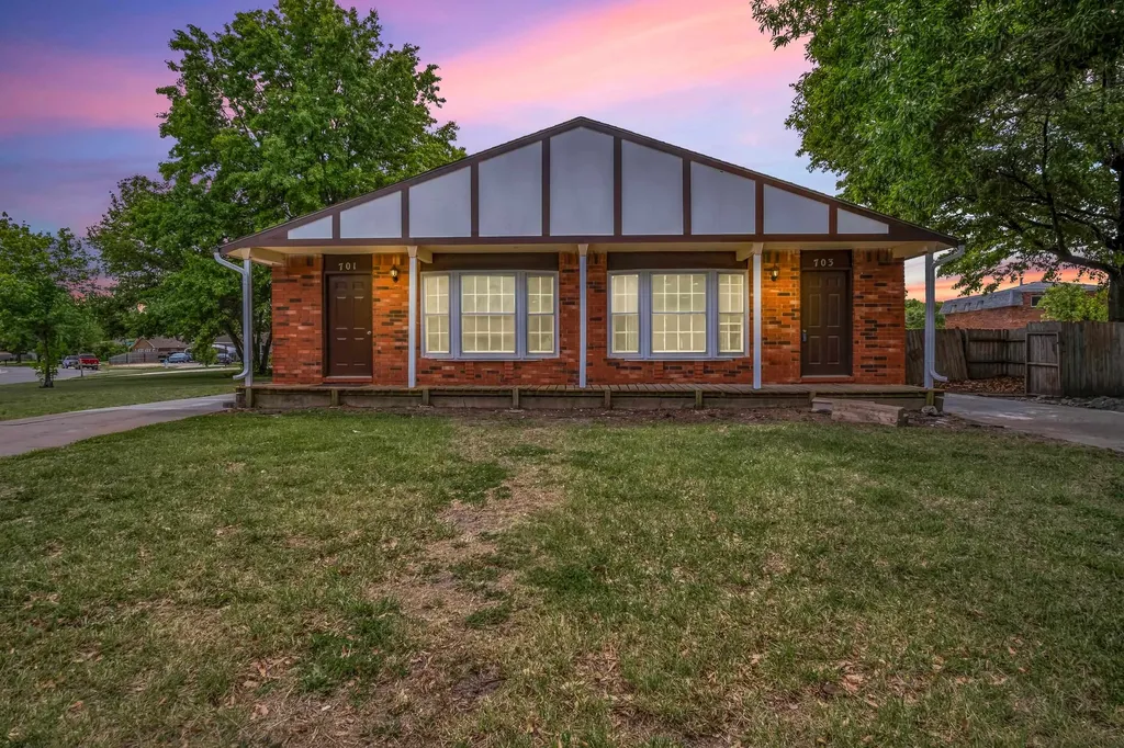 701-703 W 17th Street Newton KS 67114