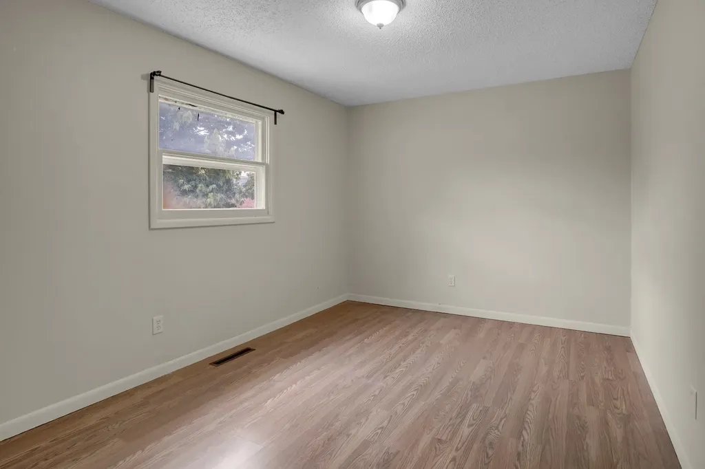 701-703 W 17th Street Newton KS 67114