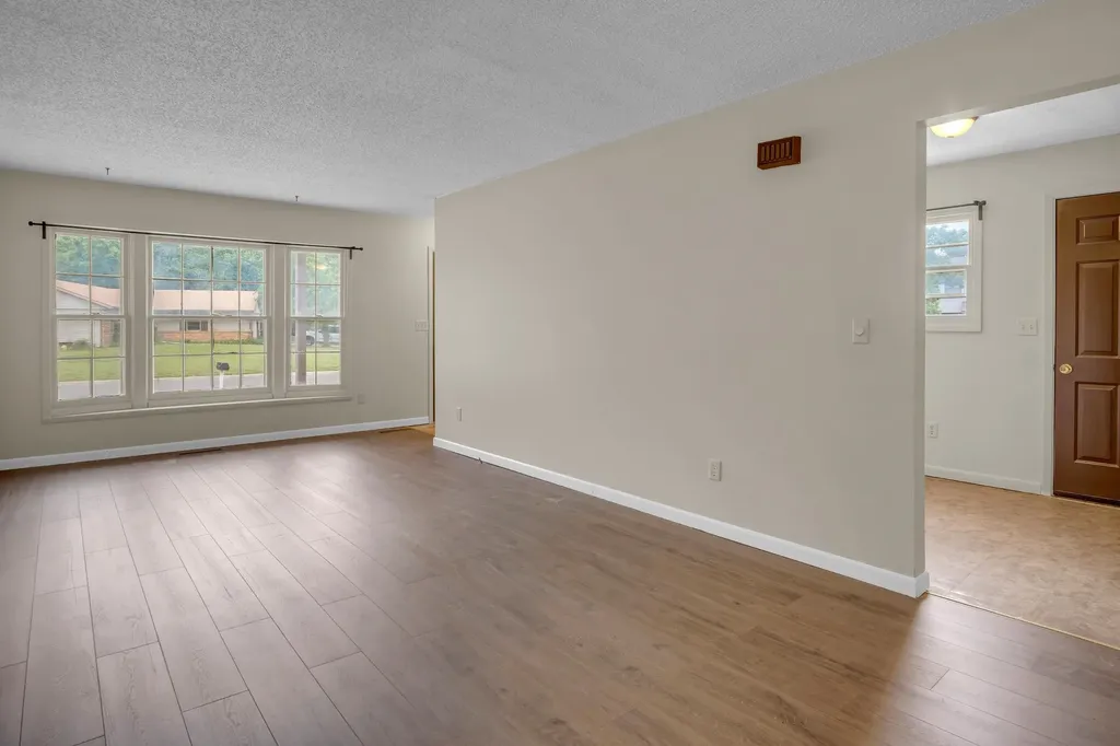 701-703 W 17th Street Newton KS 67114