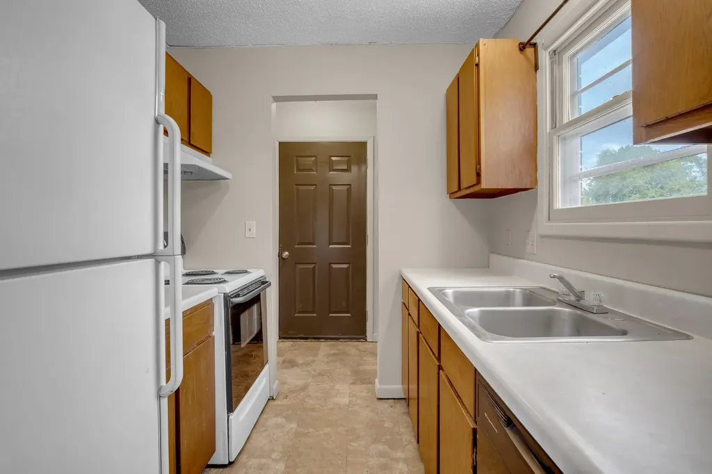 701-703 W 17th Street Newton KS 67114
