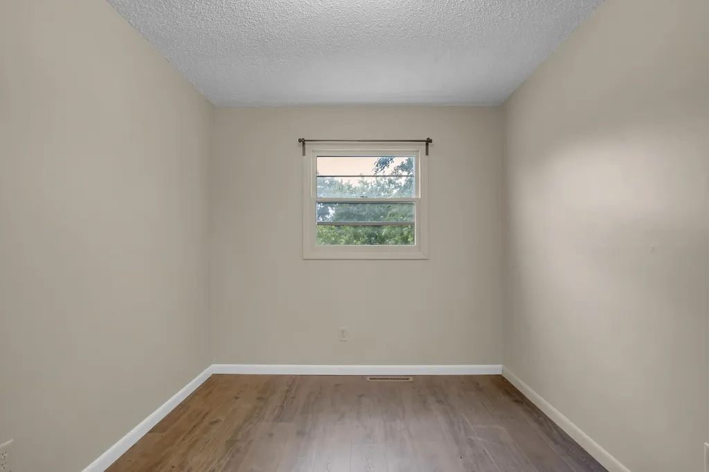 701-703 W 17th Street Newton KS 67114