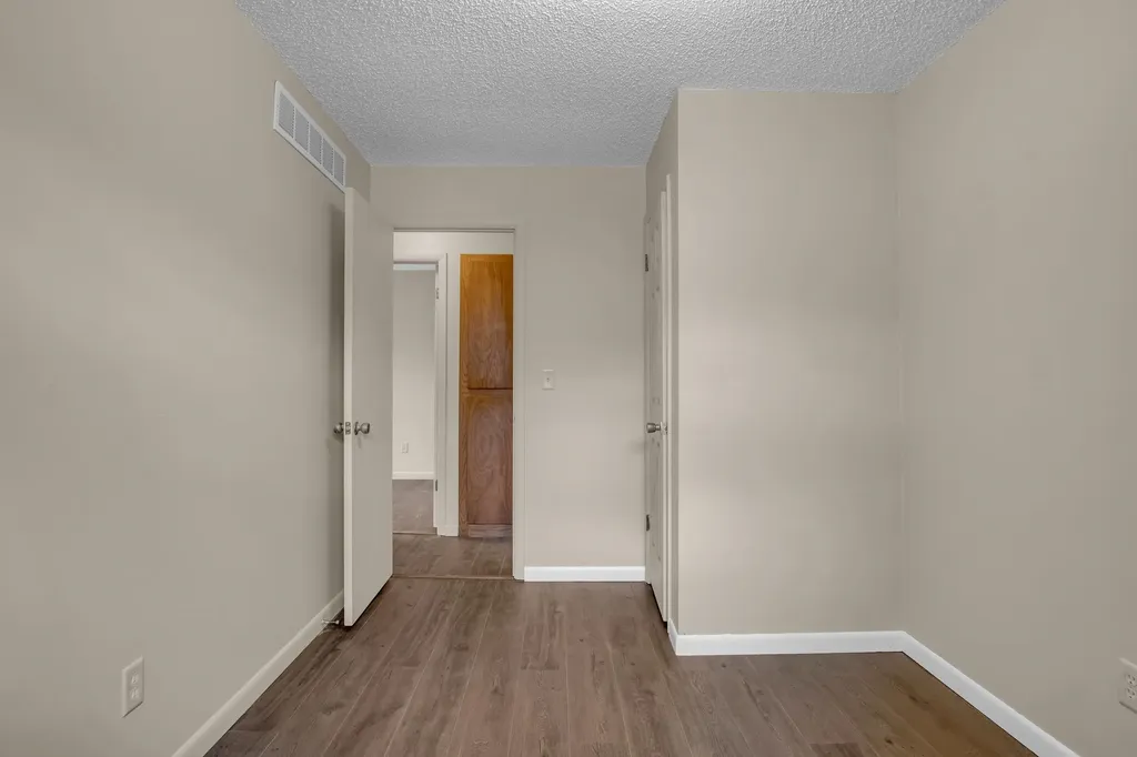 701-703 W 17th Street Newton KS 67114