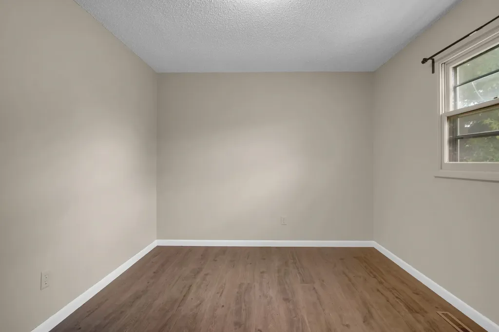 701-703 W 17th Street Newton KS 67114