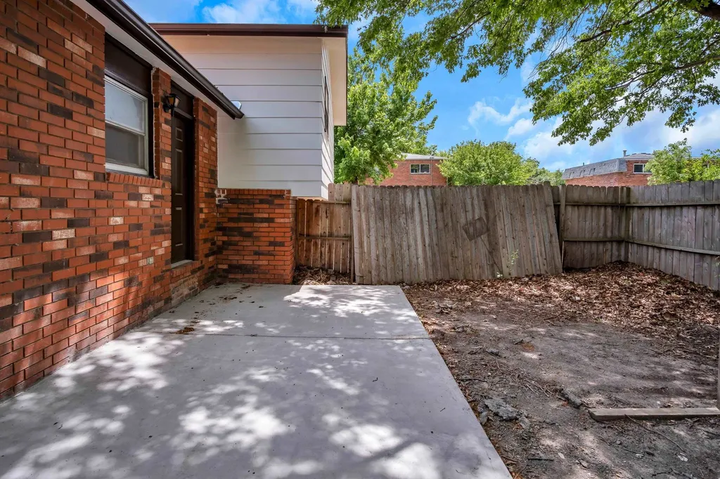 701-703 W 17th Street Newton KS 67114