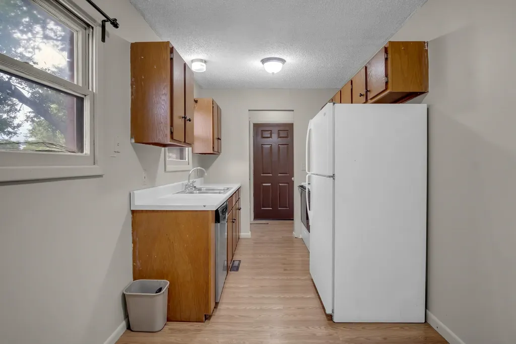 701-703 W 17th Street Newton KS 67114