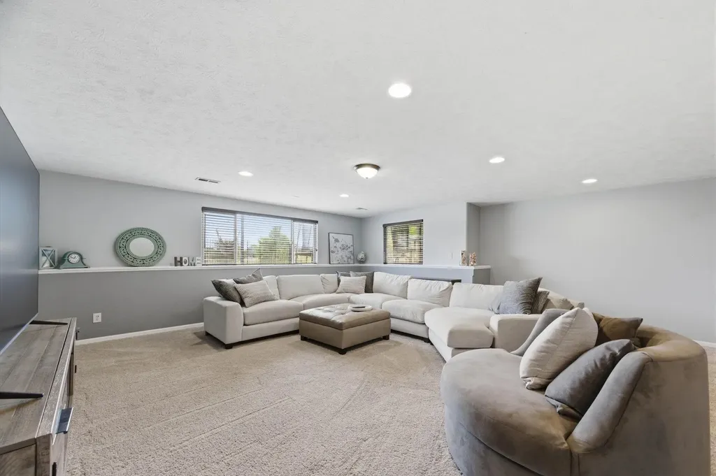 13905 W Taylor Circle Wichita KS 67235