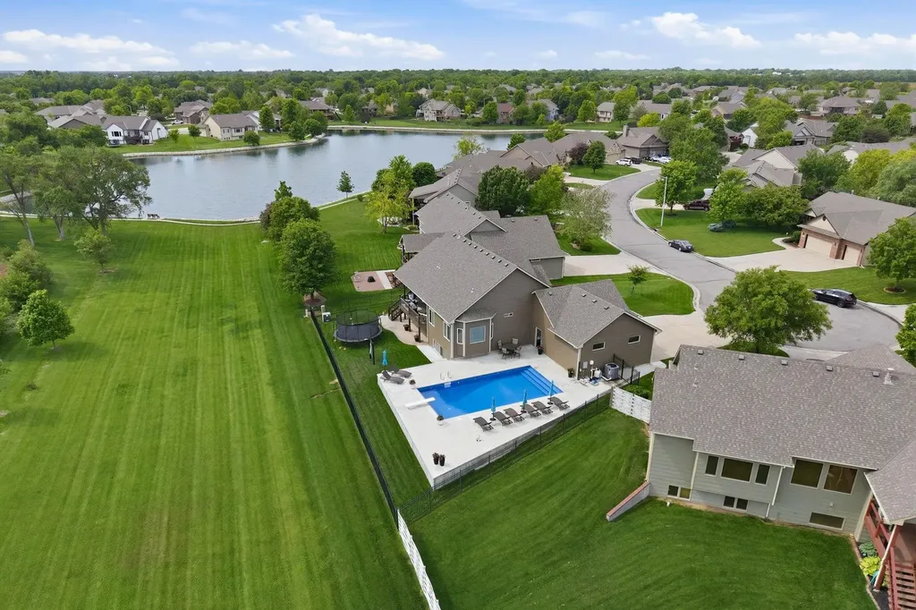 13905 W Taylor Circle Wichita KS 67235