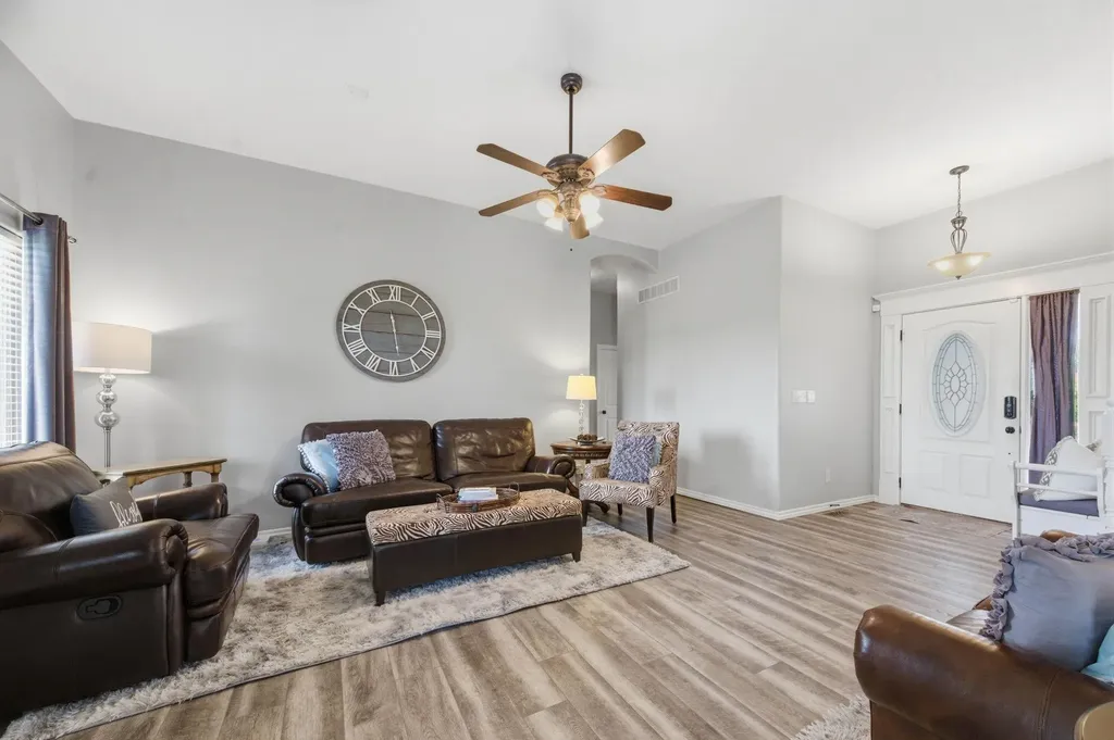13905 W Taylor Circle Wichita KS 67235