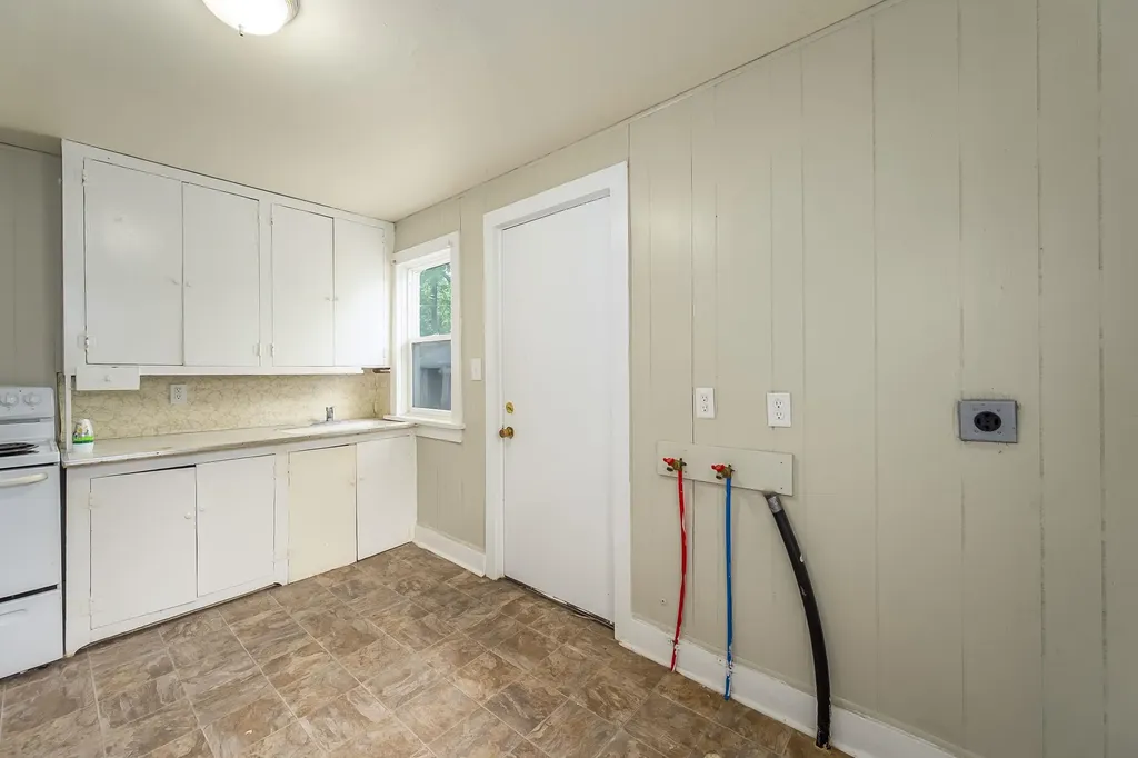 914 N High Street Newton KS 67114