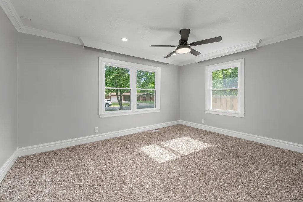 9843 W Tee Lane Wichita KS 67212