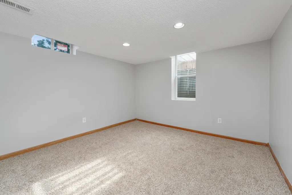 9843 W Tee Lane Wichita KS 67212
