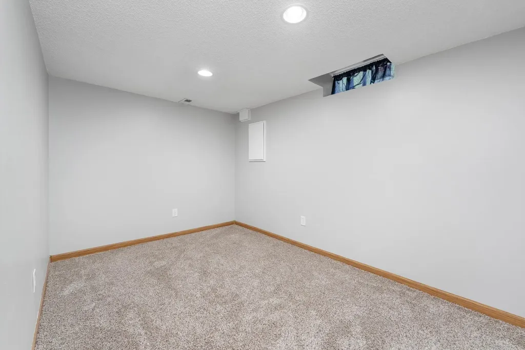 9843 W Tee Lane Wichita KS 67212