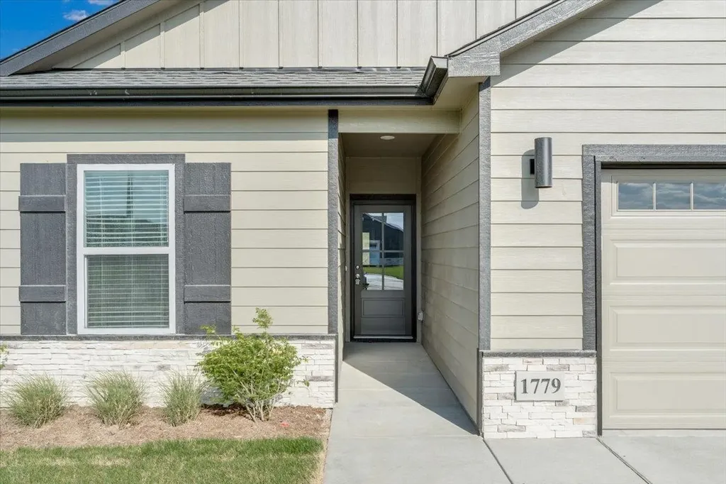 1779 W Redbud Lane Goddard KS 67052