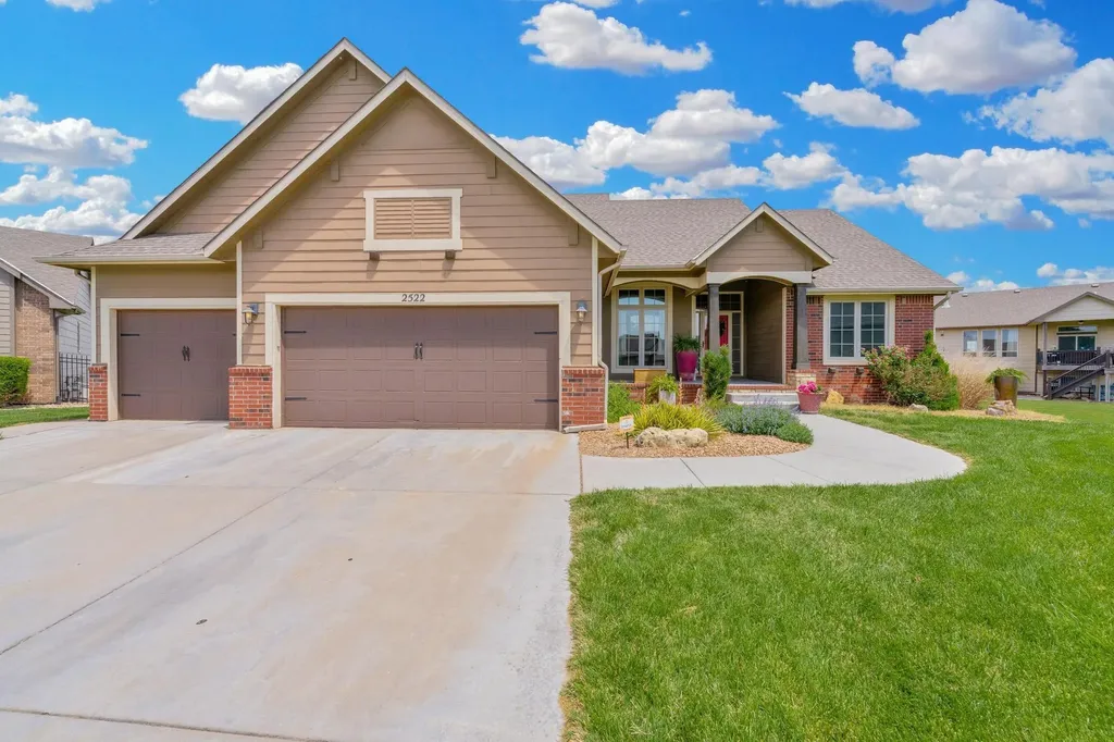 2522 N Graystone Circle Wichita KS 67228-8039