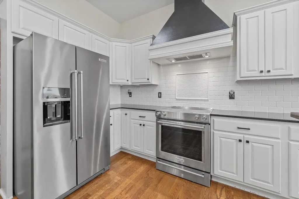 2522 N Graystone Circle Wichita KS 67228-8039