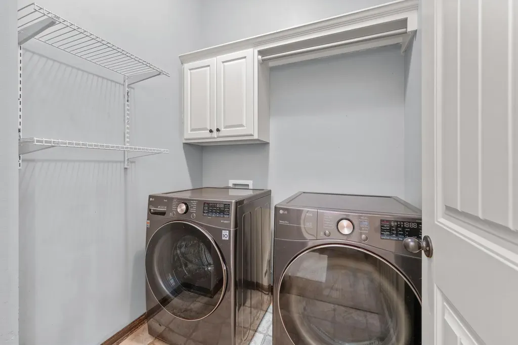 2522 N Graystone Circle Wichita KS 67228-8039