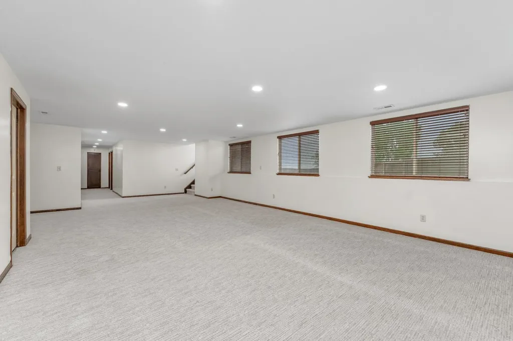 2522 N Graystone Circle Wichita KS 67228-8039