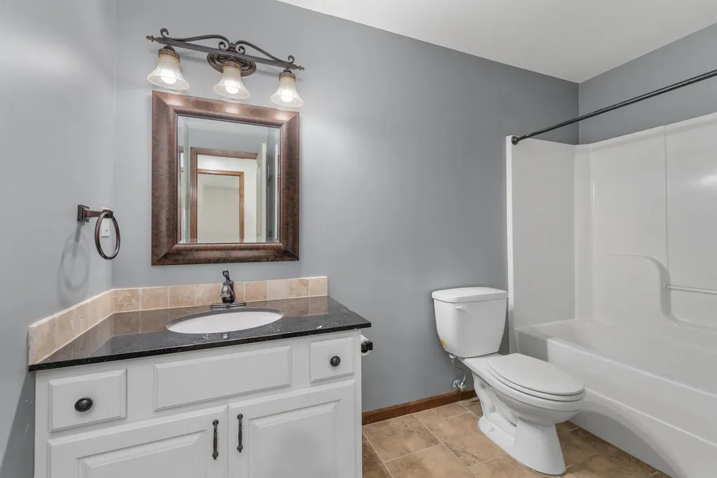 2522 N Graystone Circle Wichita KS 67228-8039