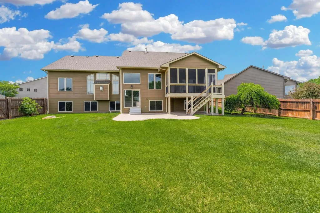2522 N Graystone Circle Wichita KS 67228-8039