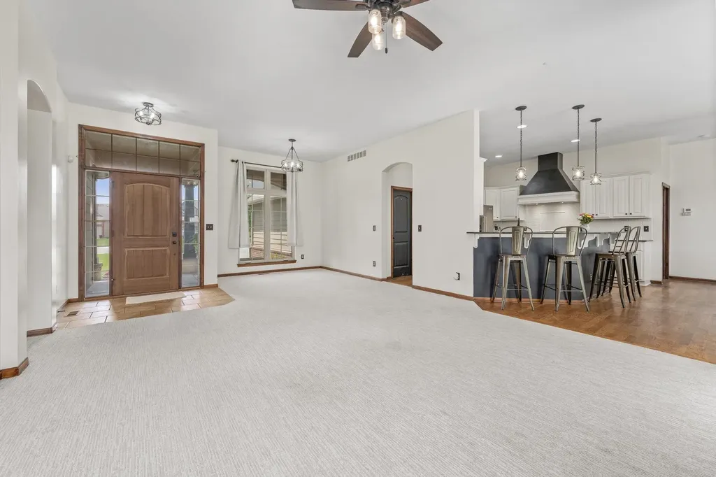 2522 N Graystone Circle Wichita KS 67228-8039